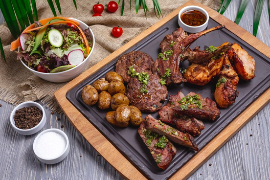 The Ultimate BBQ Pairings: Side Dishes and Drinks That Make the Meal